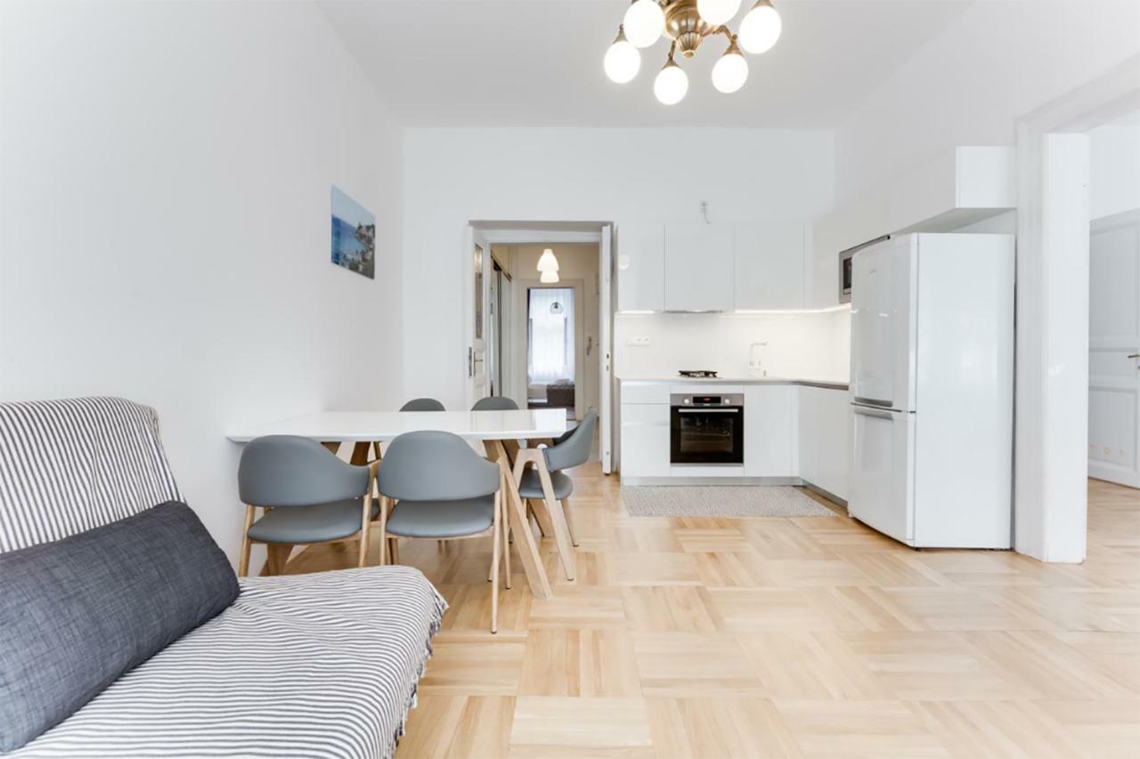 The Dancing House Residence, Two Bedroom Apartment With Balcony Near River! Прага Экстерьер фото